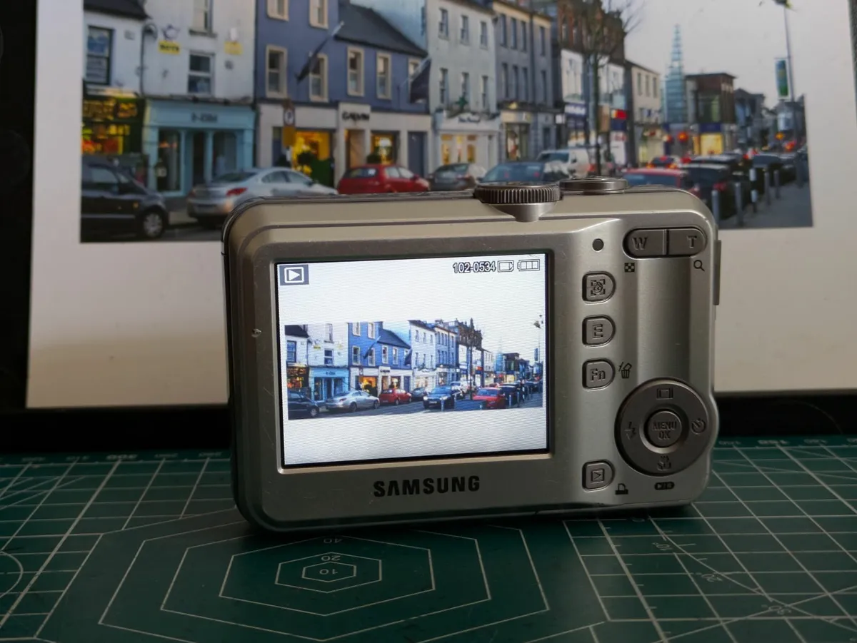 Samsung 7MP CCD 🌈 digital compact camera - Image 2