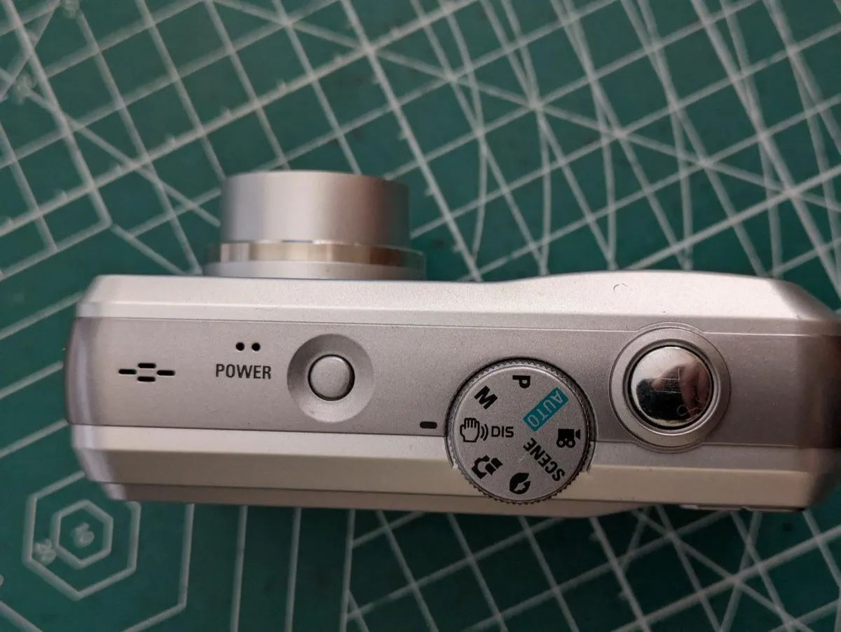 Samsung 7MP CCD 🌈 digital compact camera - Image 3