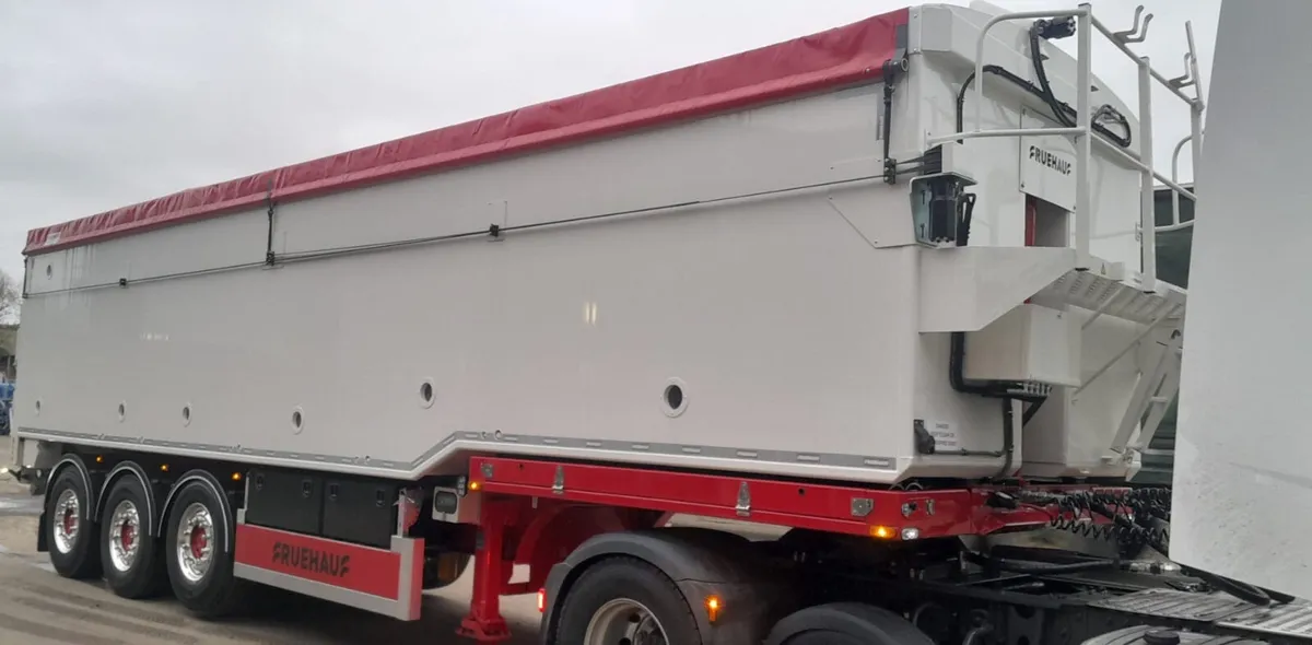 2025 Fruehauf Blower 64cu yd - Image 2