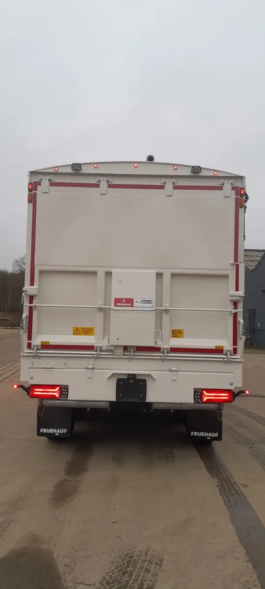 2025 Fruehauf Blower 64cu yd - Image 3