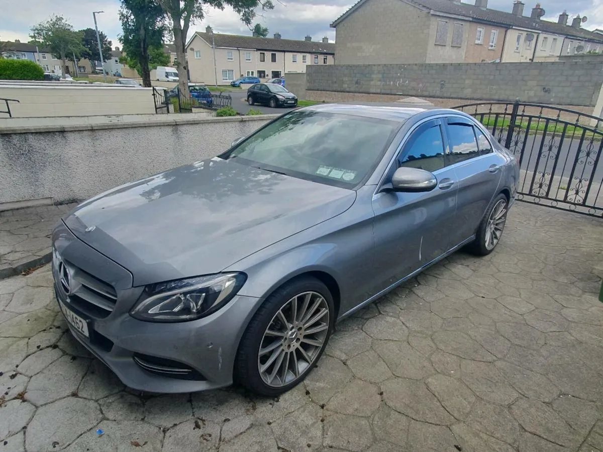 Car - Image 3