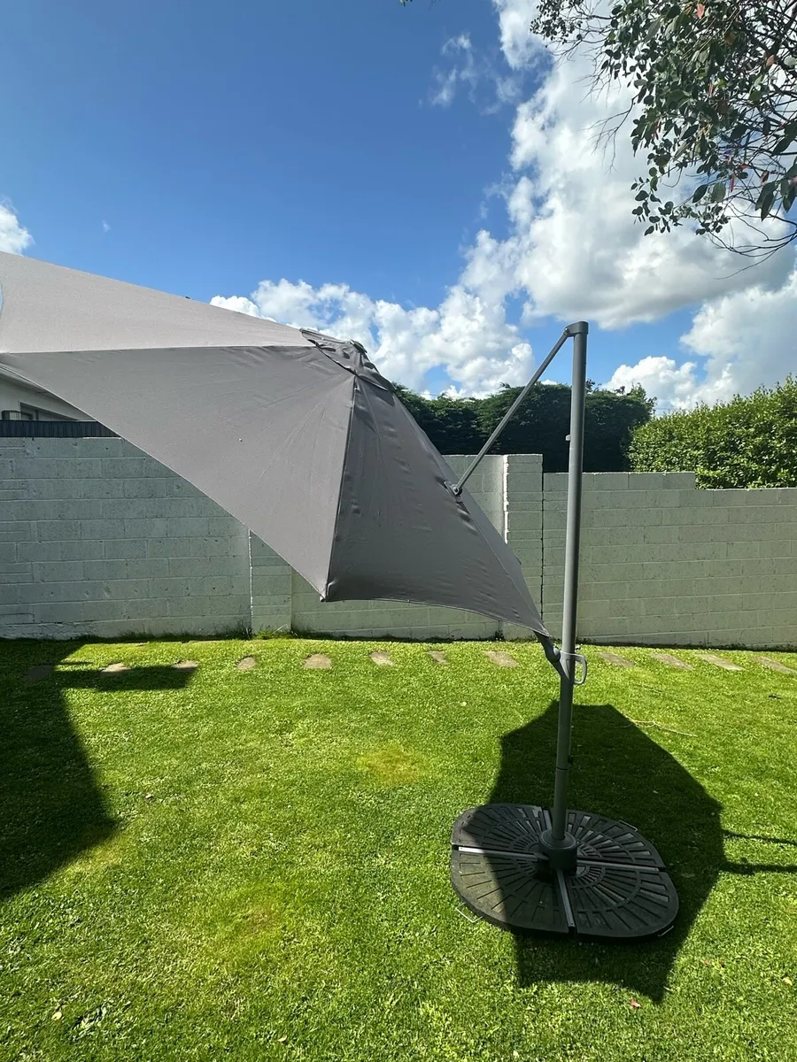 Parasol Sun Umbrella, charcoal grey plus base - Image 2