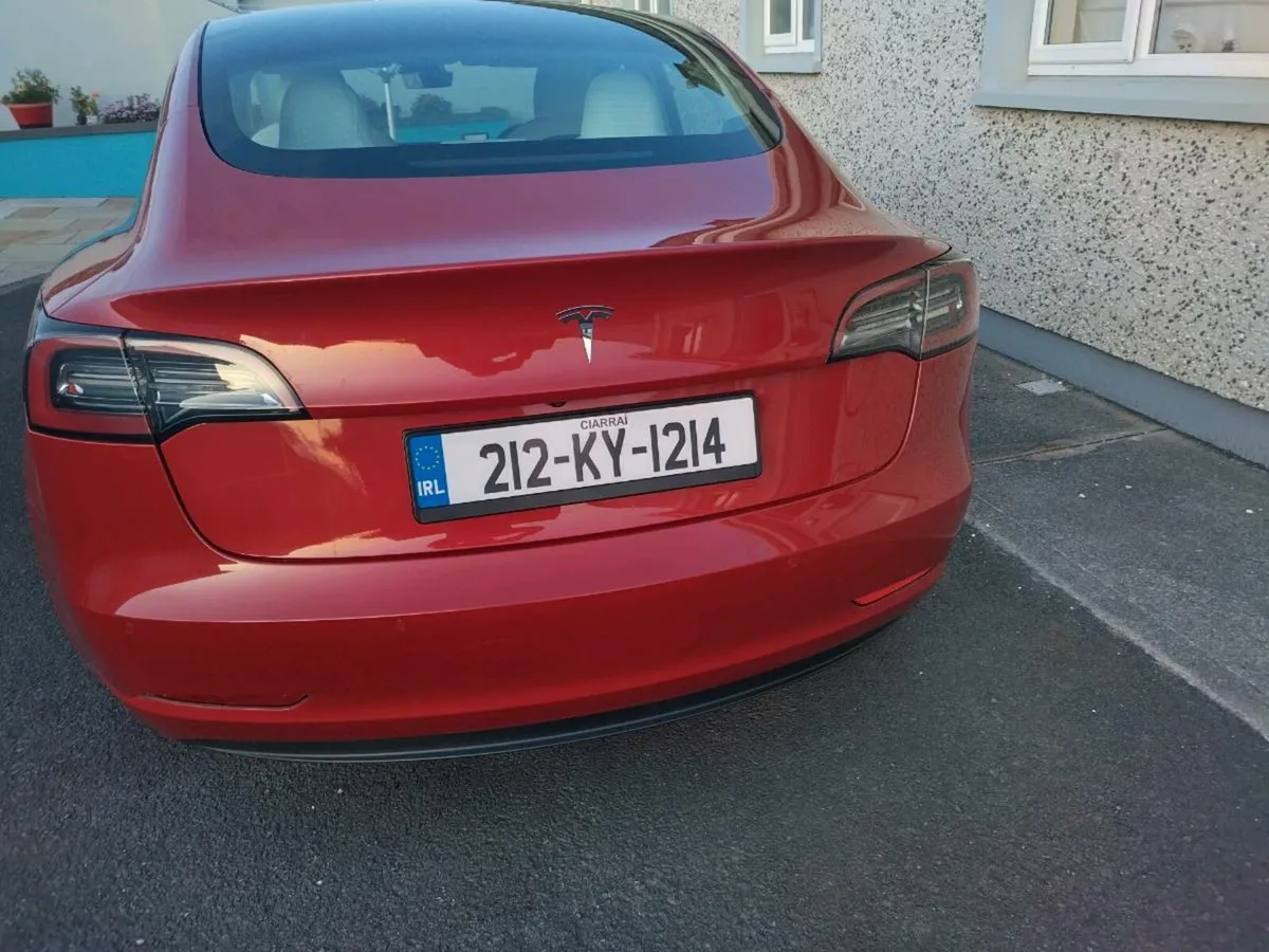 2021 (212) Tesla Model 3 RWD - Image 3