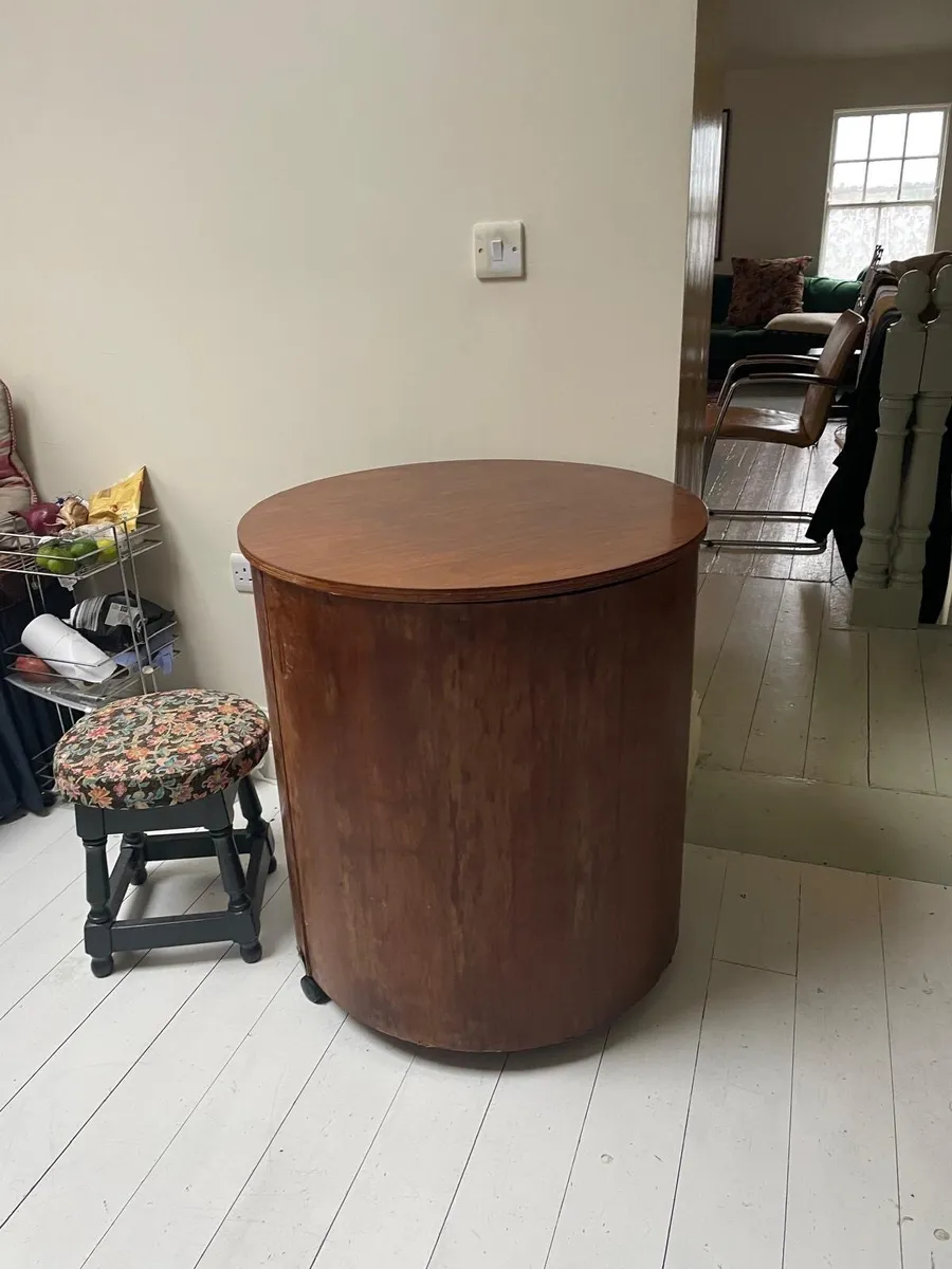 Vintage 70’s desk with integrated seat - Image 2