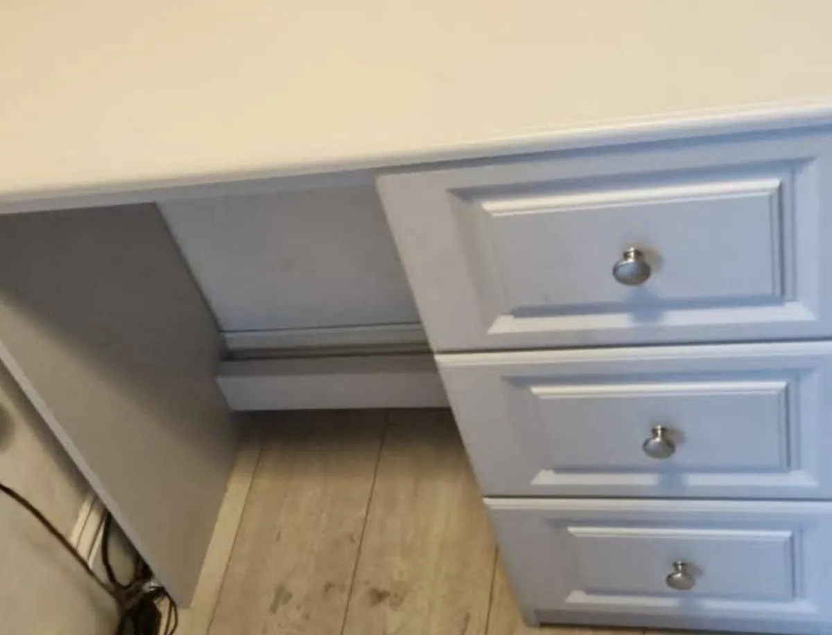 Desk table - Image 4
