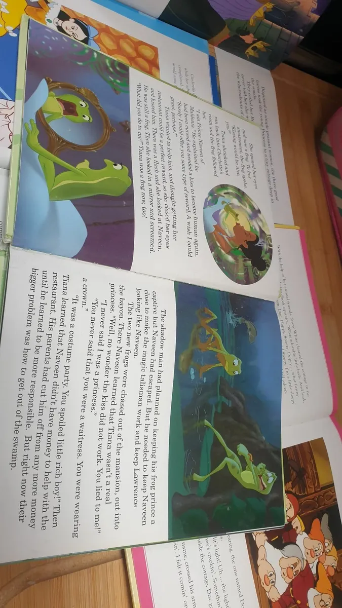 Disney book and storage bag - Image 2