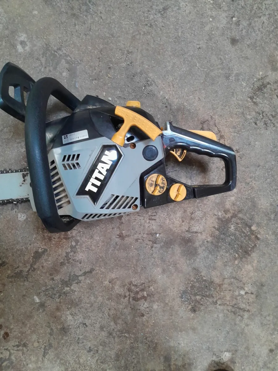 Titan chainsaw = for repairs or parts - Image 1