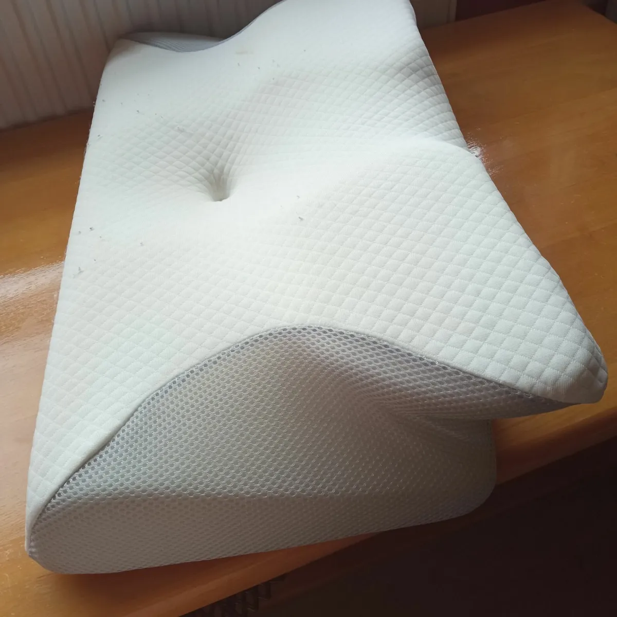 Memory Foam Neck Pillow - Image 4