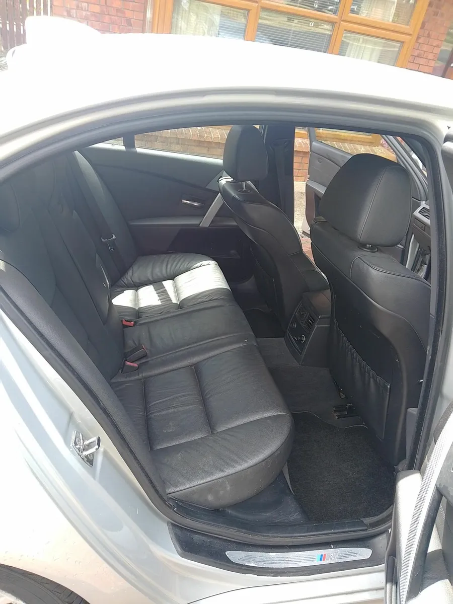 BMW 5-Series 2007 - Image 2