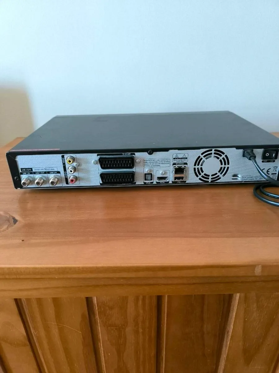 Humax Freesat+ Foxsat HDR 320GB Recorder - Image 2