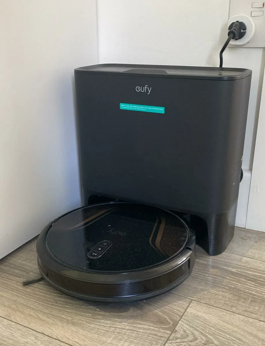 Robotic vacuum robovac - Image 1