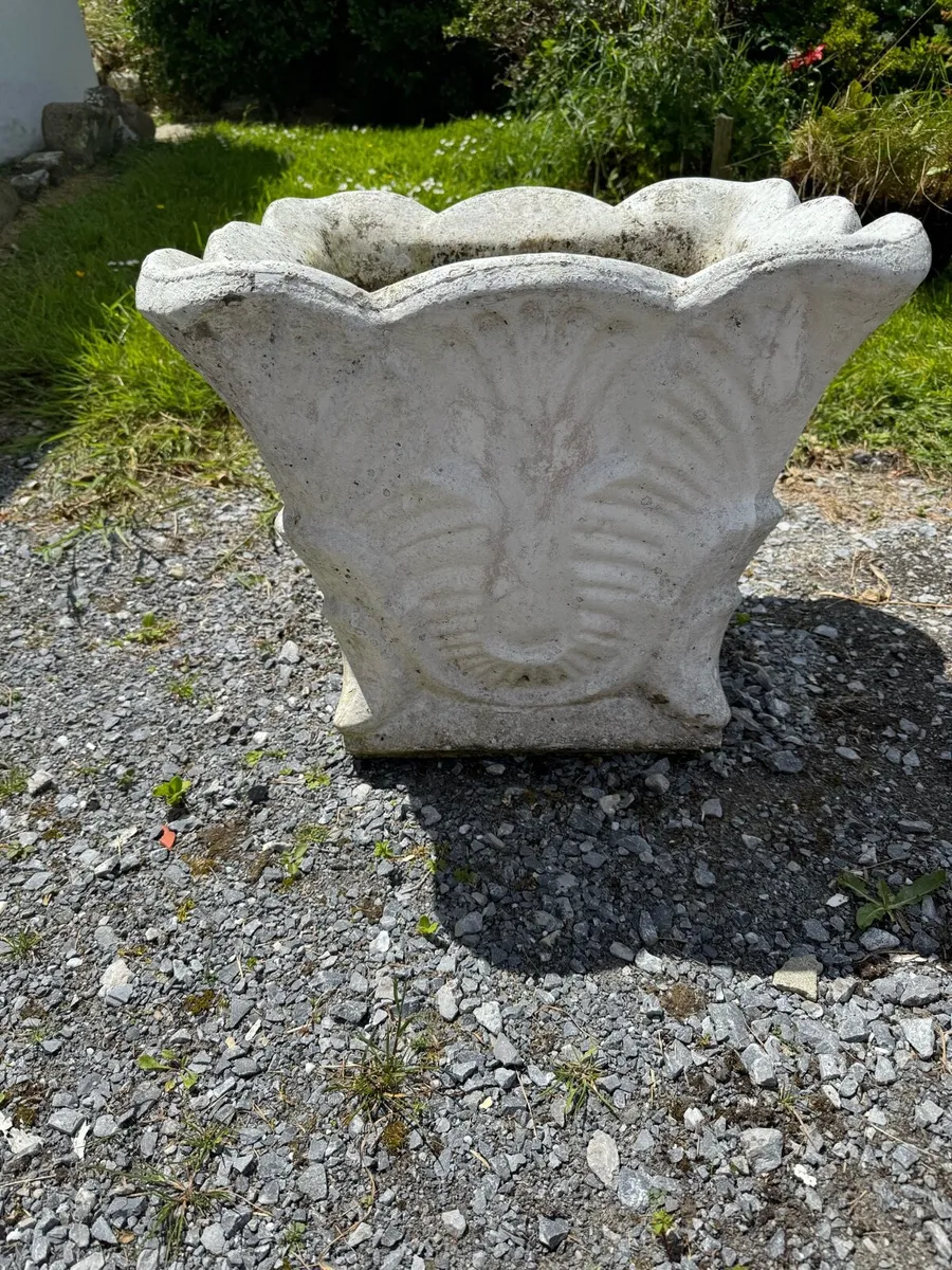 Flower pot