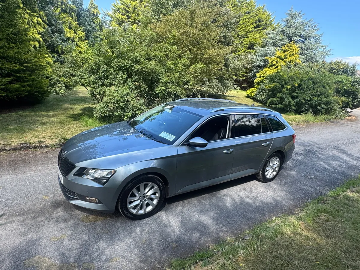 18 Skoda Superb 2.0TDI SE TECHNOLOGY - Image 4