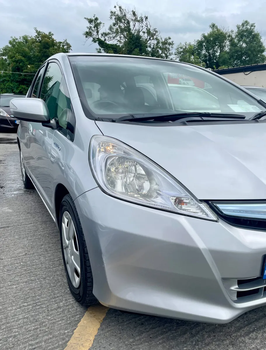 Honda Fit 2013 - Image 2