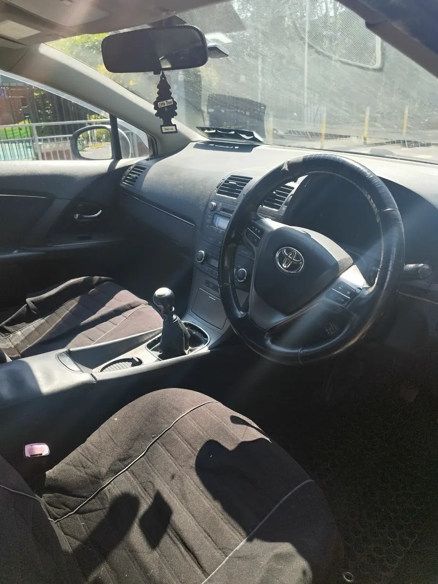 TOYOTA AVENSIS D-4D TR 4DR 2.0 OVERMOUNT 2009 - Image 3