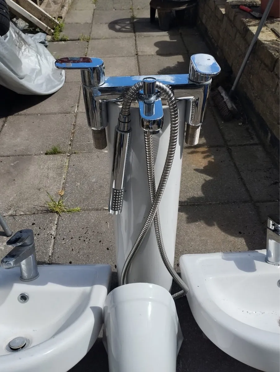 Two taps and more - Image 1