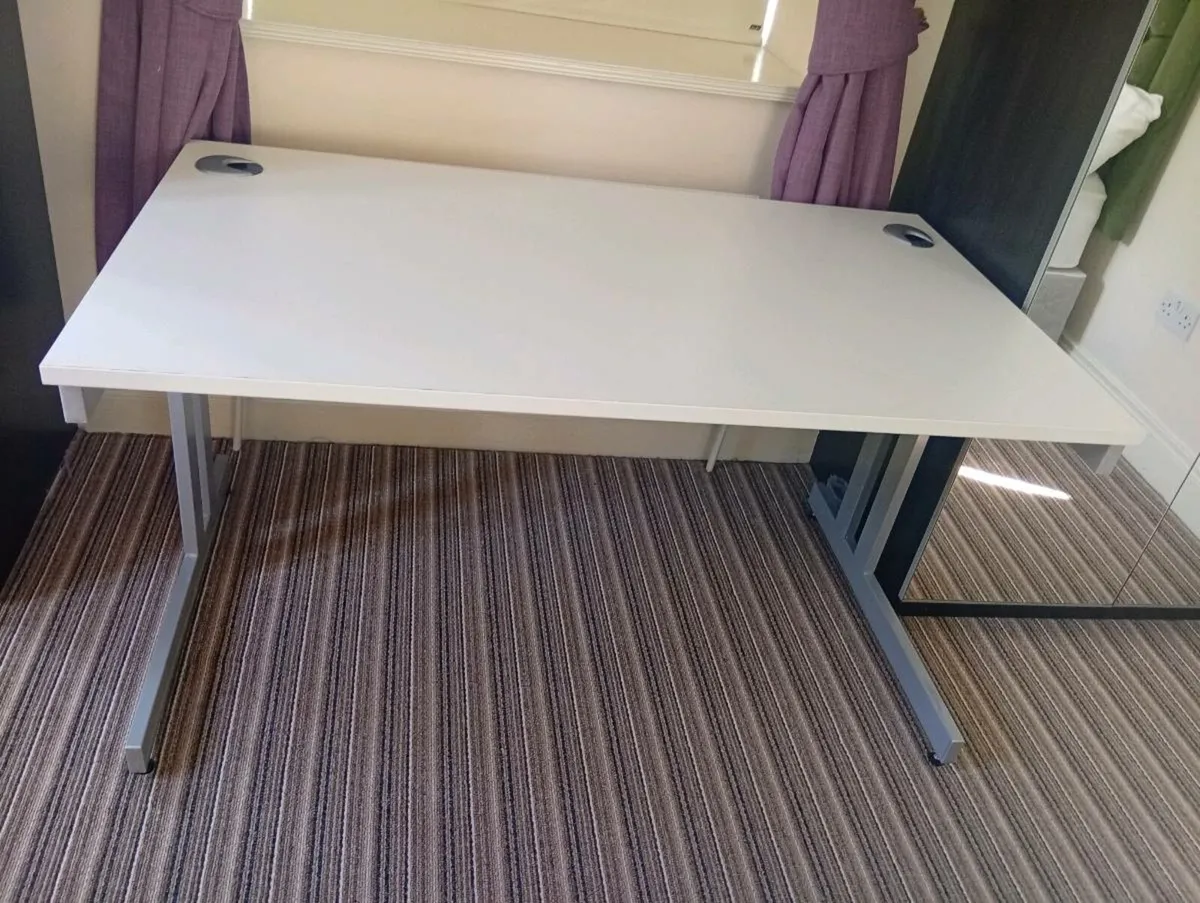 Office desk - Image 2
