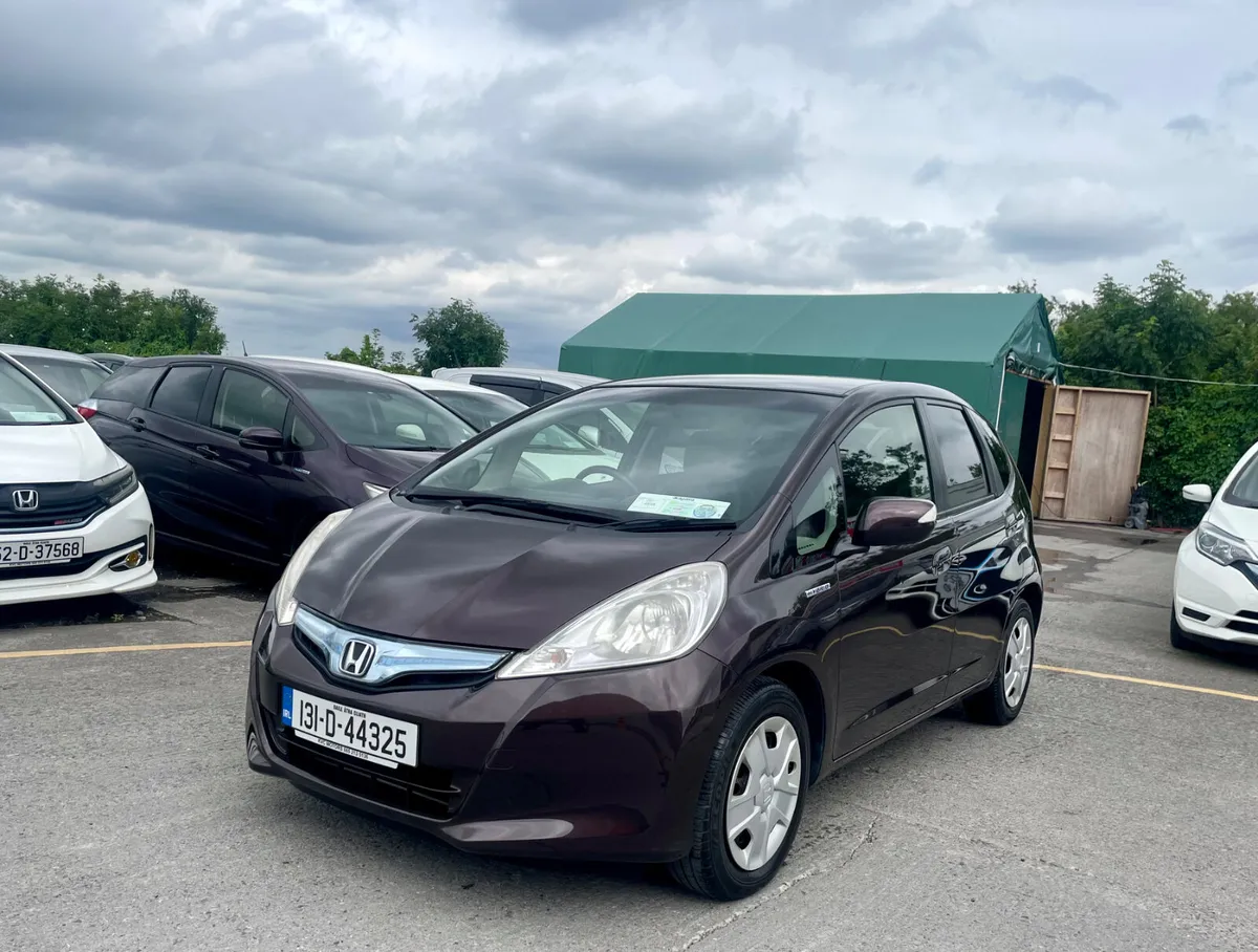 Honda Fit 2013 - Image 2