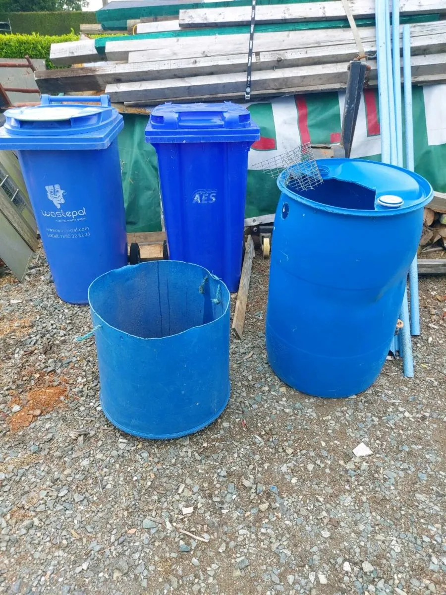 Plastic barrels - Image 1