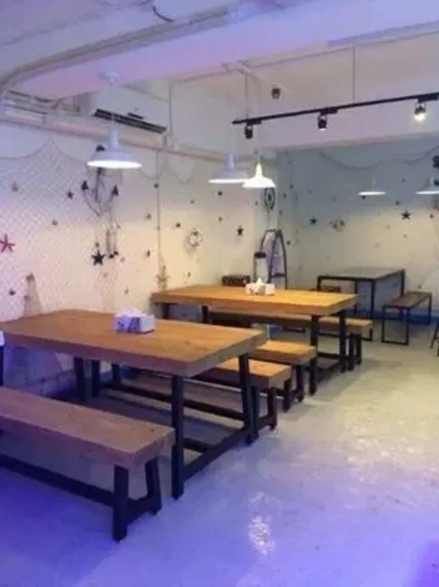 Table legs - Image 1