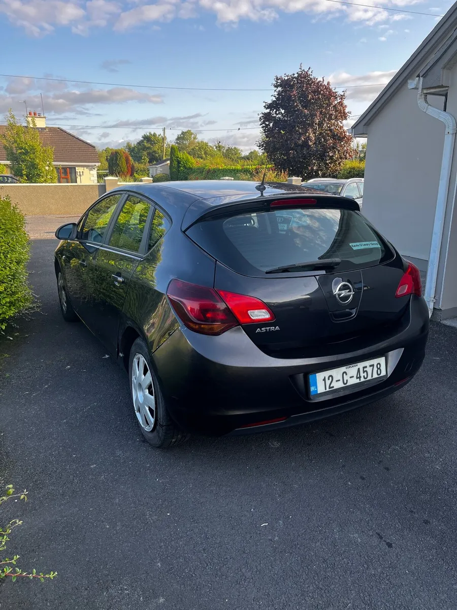 Opel Astra 2012 - Image 4