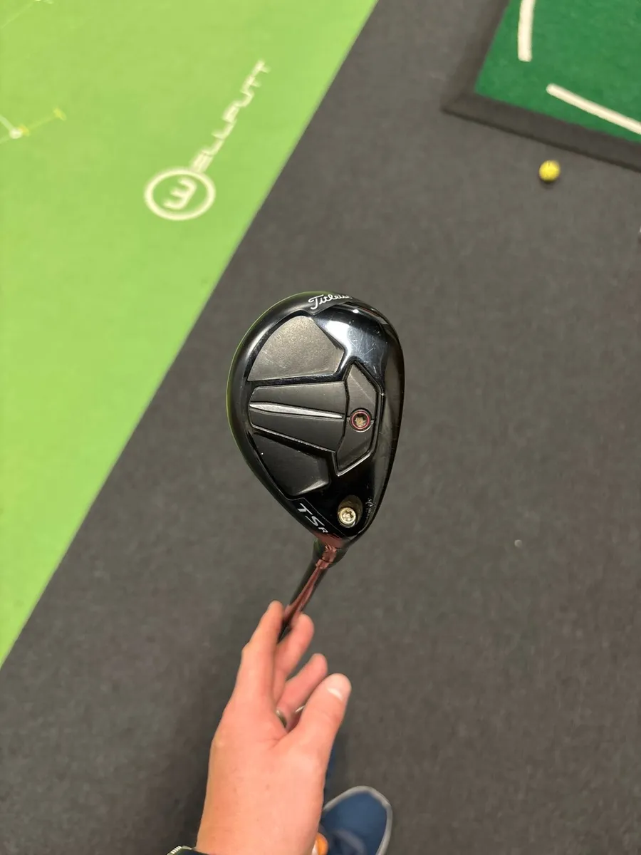 Titleist TSR2 (3 Hybrid X Flex) - Image 1