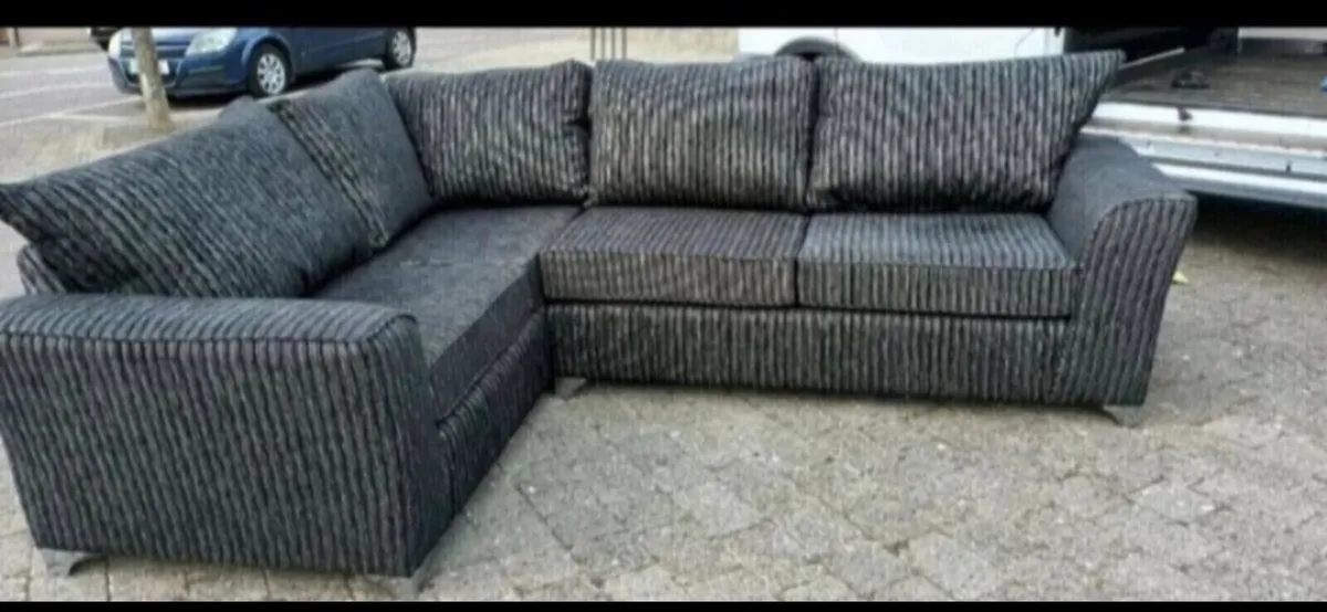 Last corner suite of furniture bargain - Image 1