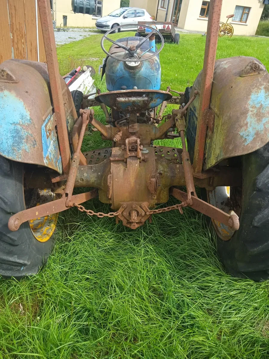 Fordson super dexta tractor - Image 4