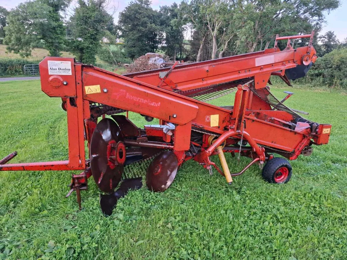 Superfaun Potato Harvester - Image 1
