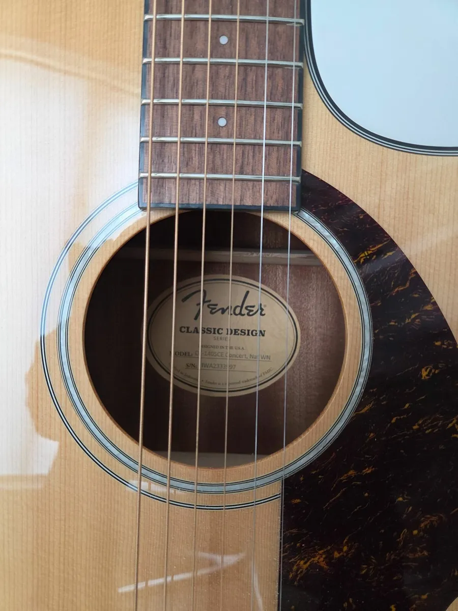 Acoustic guitar - Image 2