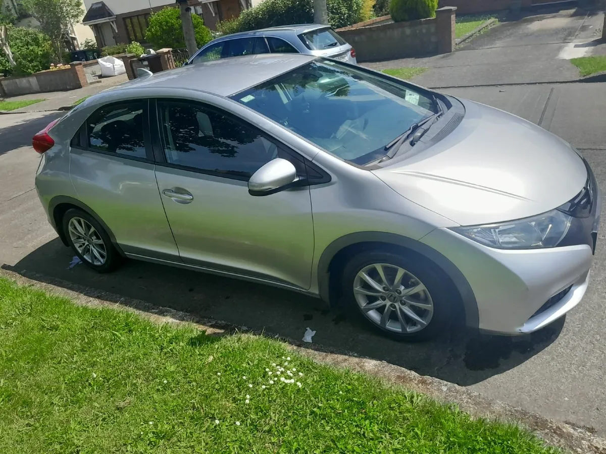Honda Civic 2012 New NCT €190 road tax - Image 4