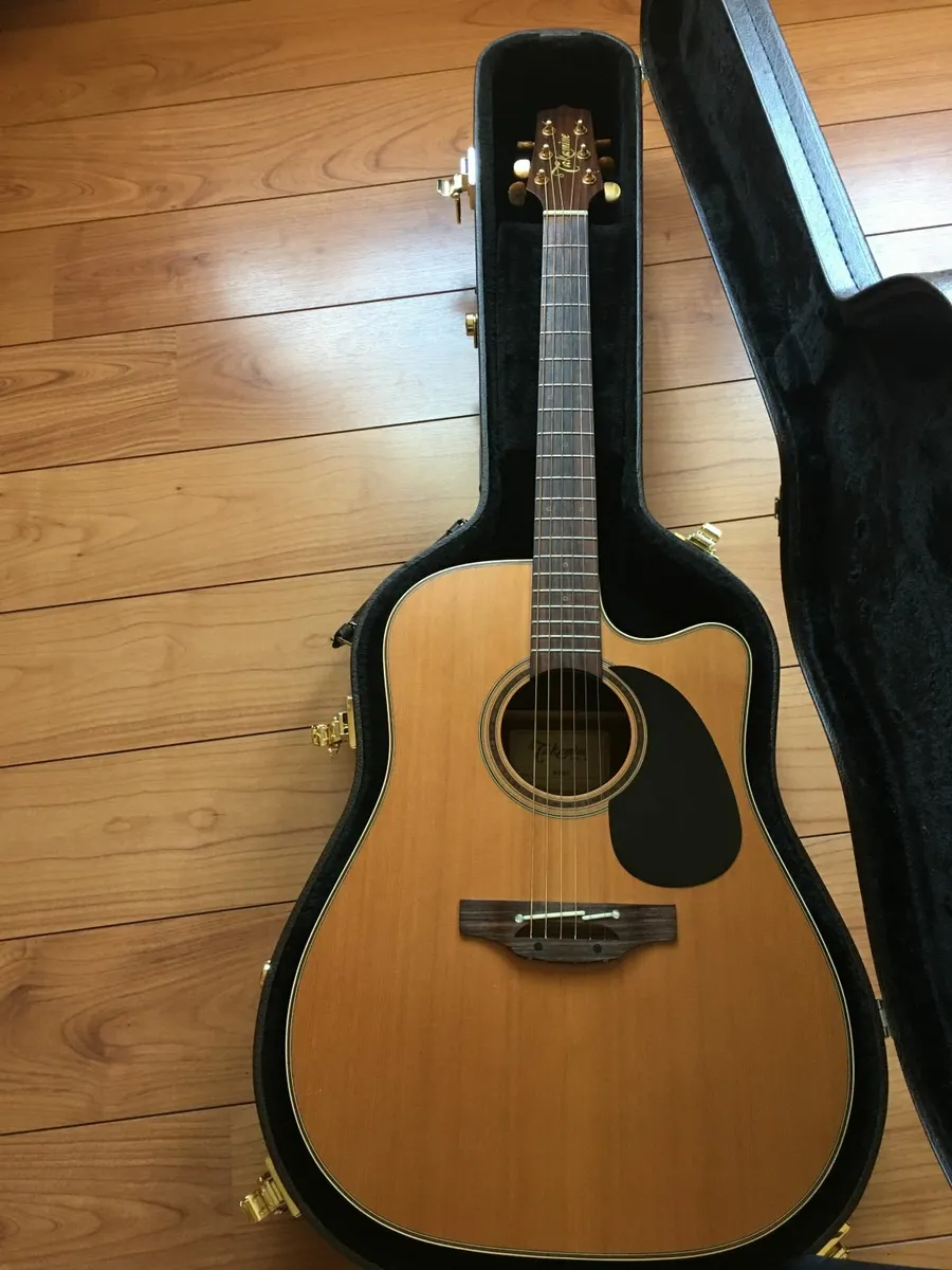 TAKAMINE P3 DC ELECTRO ACOUSTIC GUITAR - Image 1