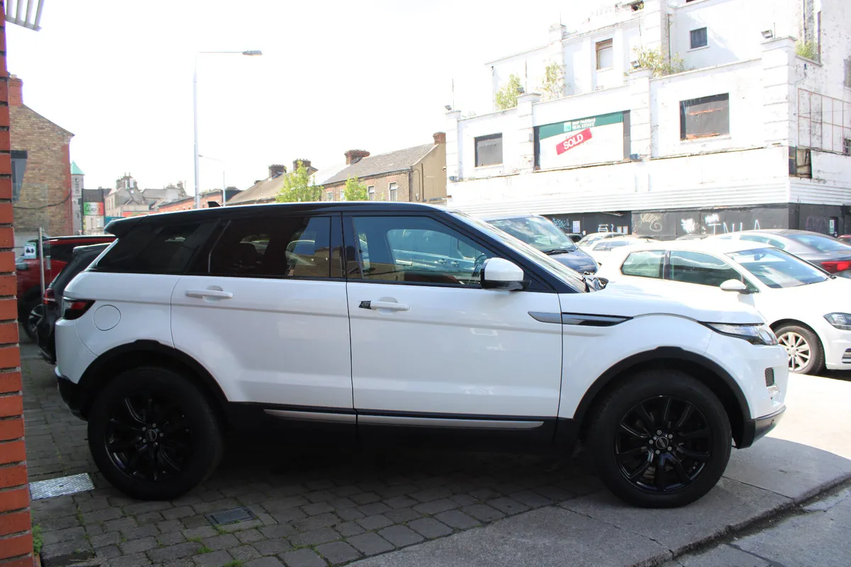 Land Rover Range Rover Evoque 2.2 2015 PURE - Image 3