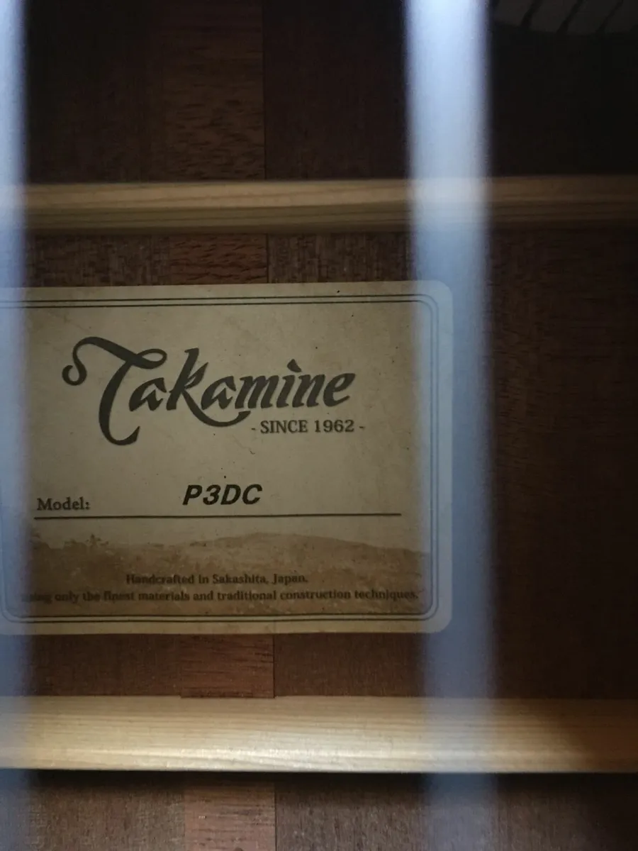 TAKAMINE P3 DC ELECTRO ACOUSTIC GUITAR - Image 4
