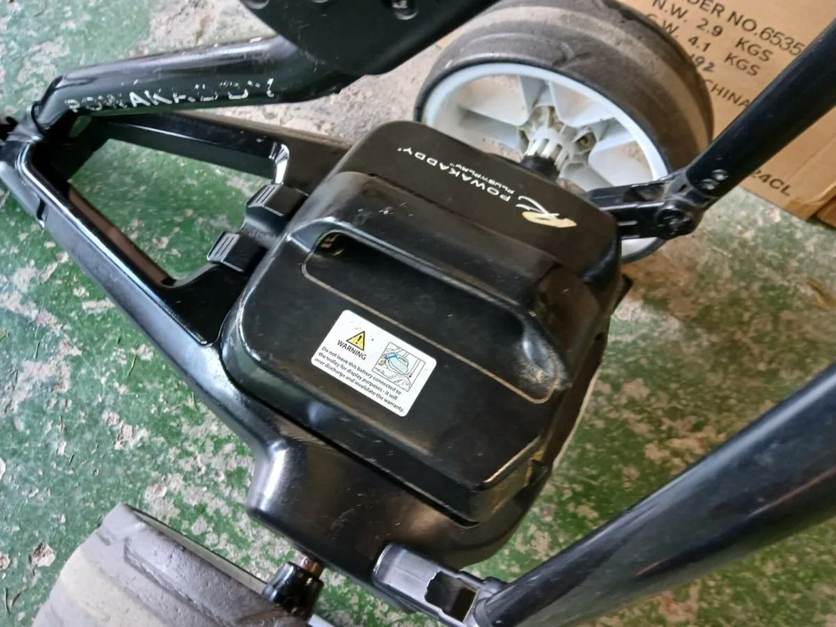 Powakaddy FW3 at Golf Concepts official dealer - Image 3