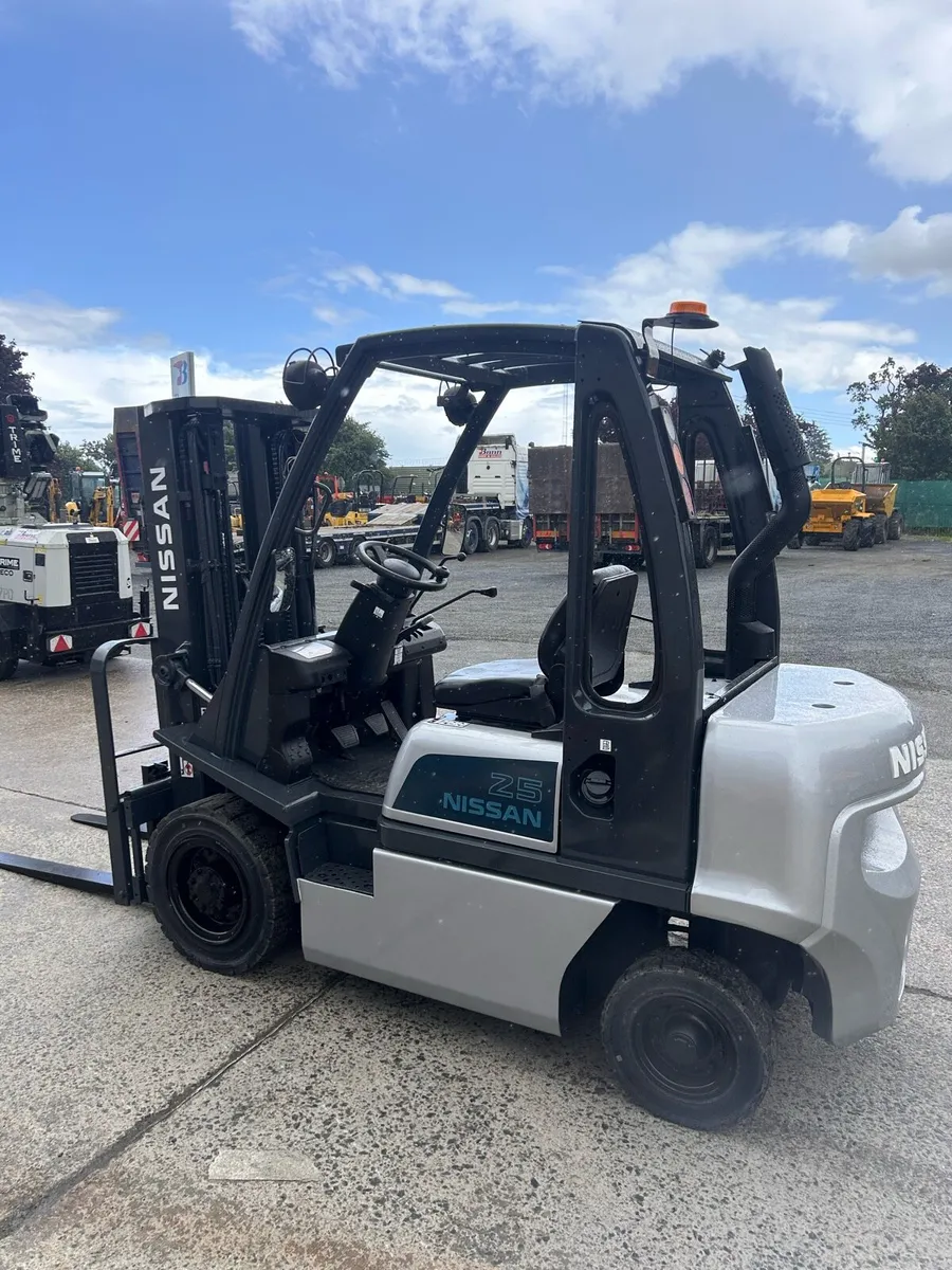 Nissan Diesel Forklift - Image 2