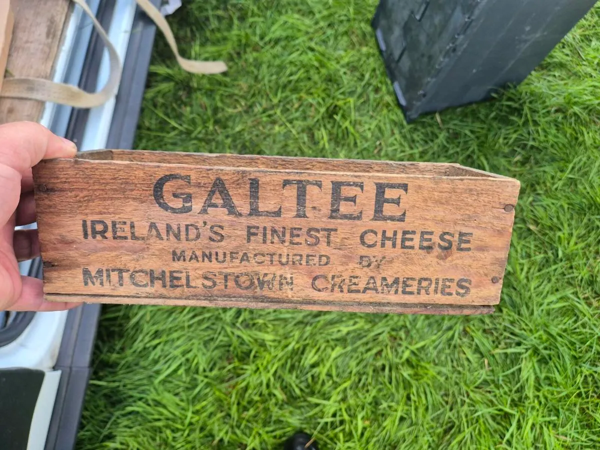 vintage wooden box for "Galtee Ireland's - Image 1