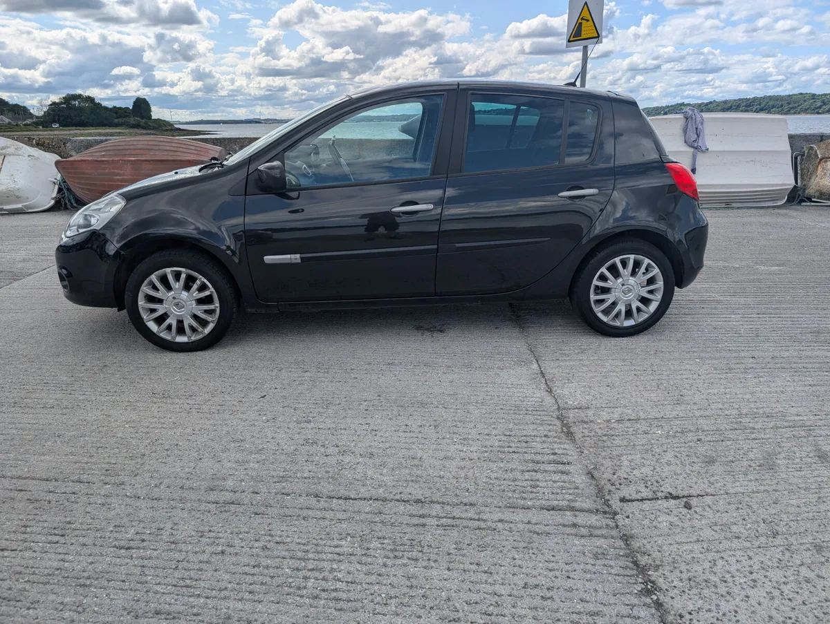 Renault Clio 1.2 Petrol,Hi Spec, 2012 - Image 4