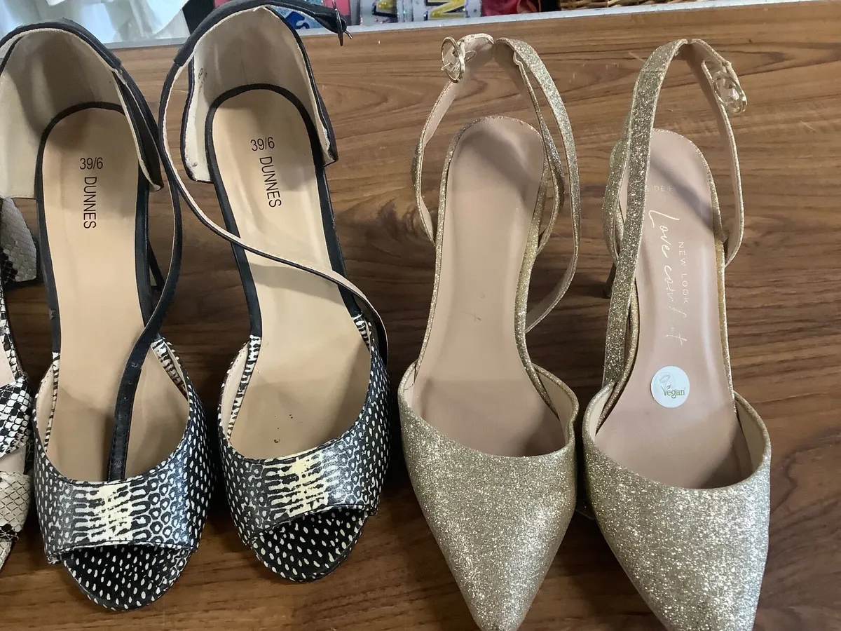 35 pairs of ladies shoes €50 - Image 2