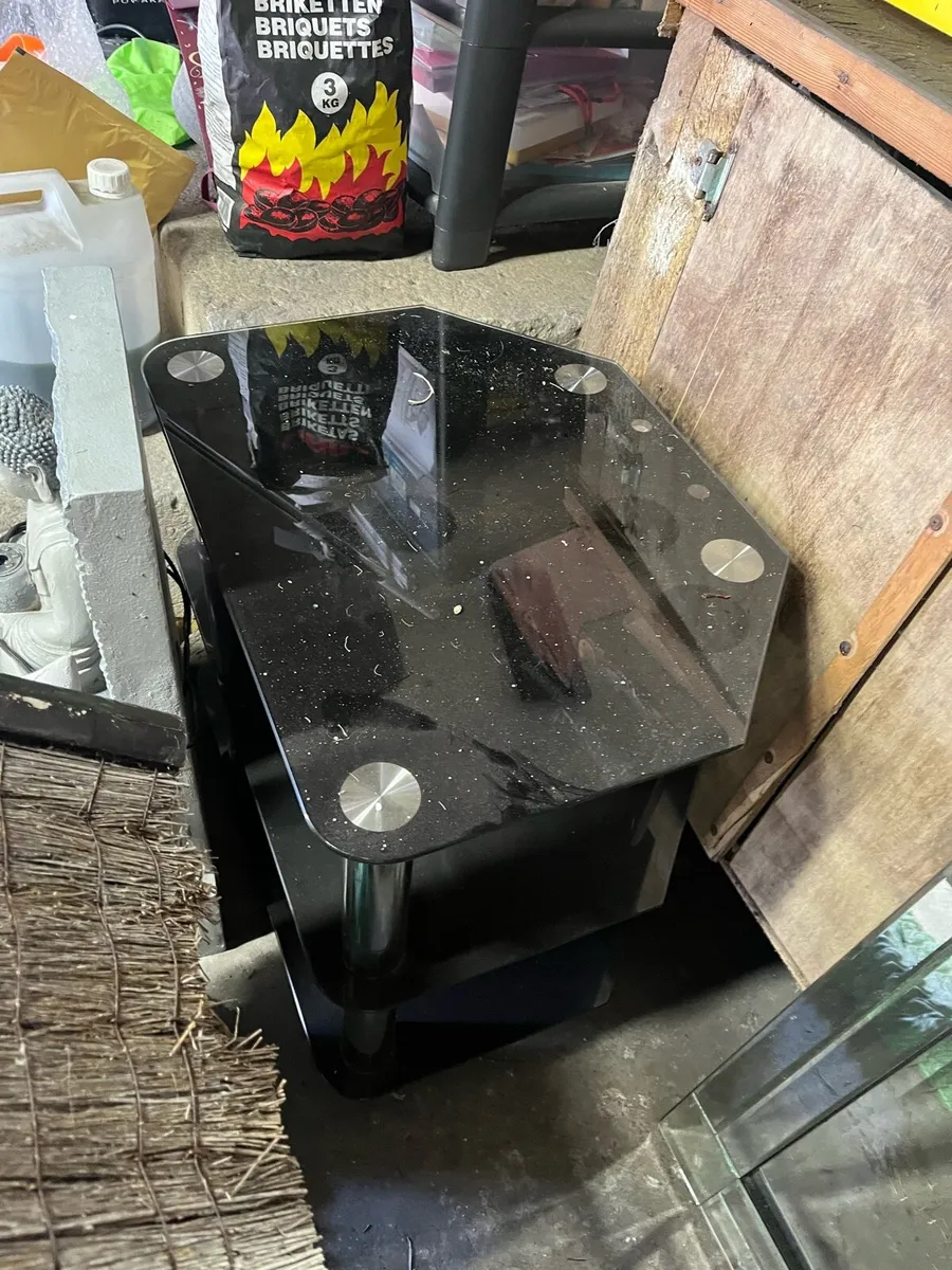 Tv table