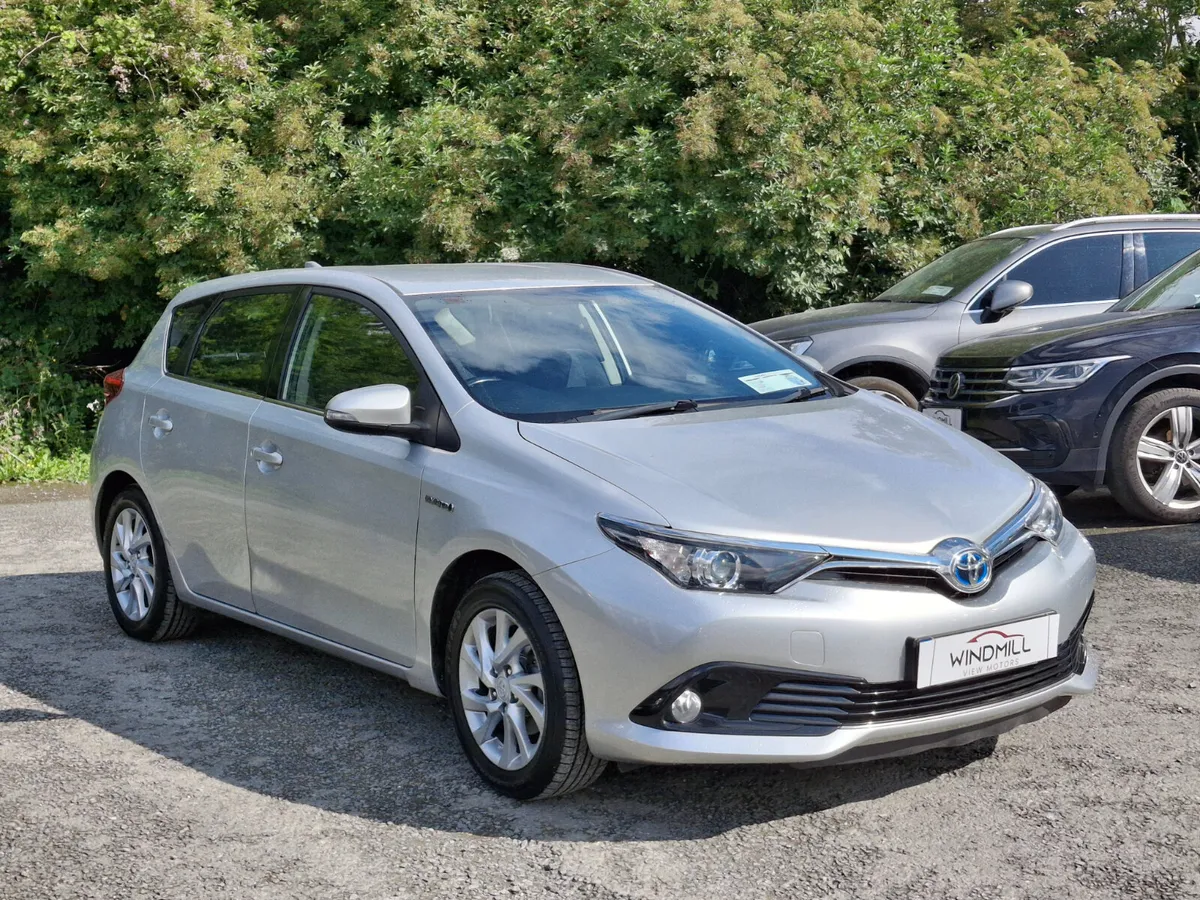 TOYOTA AURIS 1.8 ICON HYBRID 5DR AUTO 2016(16) - Image 3