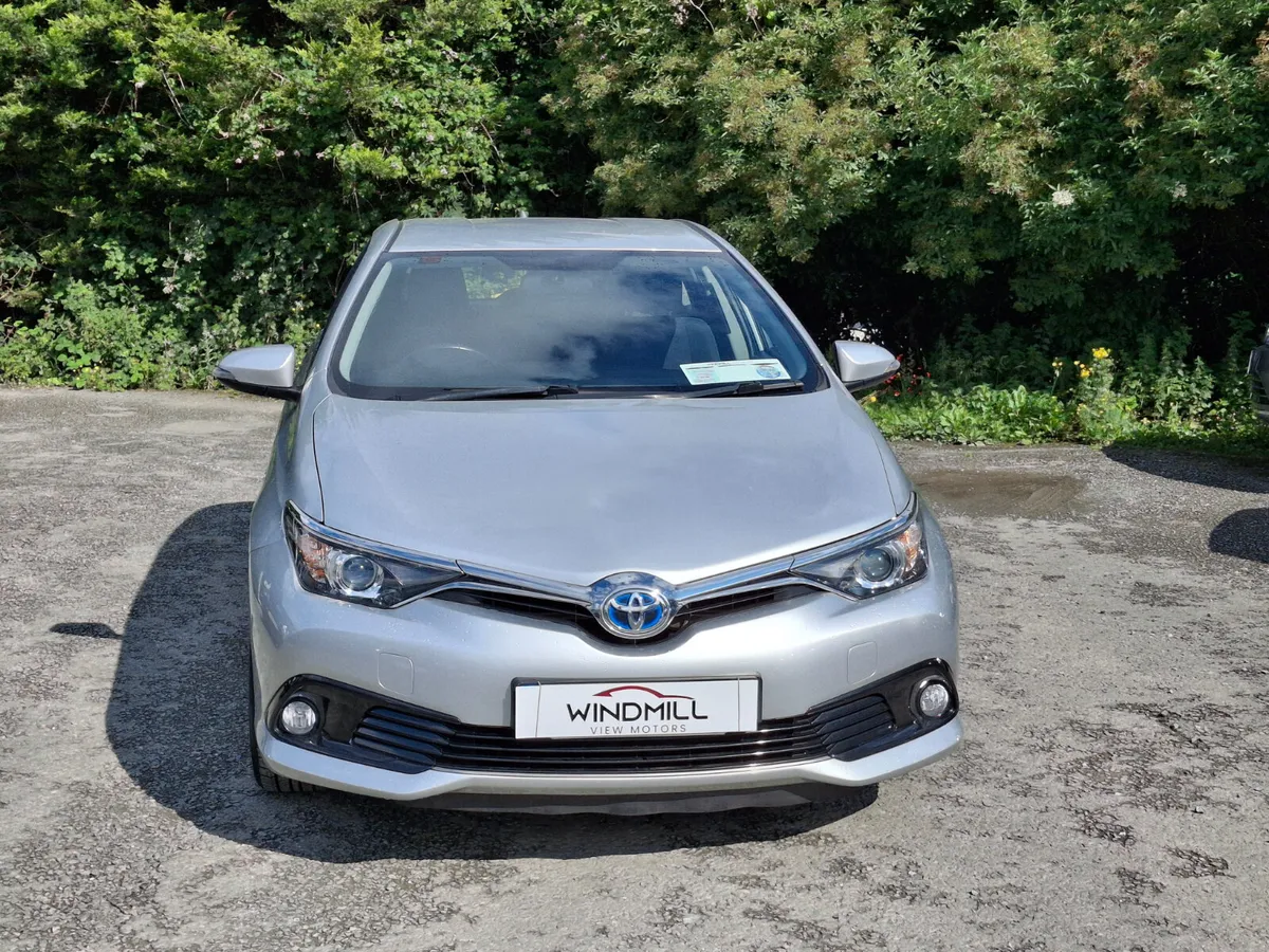 TOYOTA AURIS 1.8 ICON HYBRID 5DR AUTO 2016(16) - Image 4