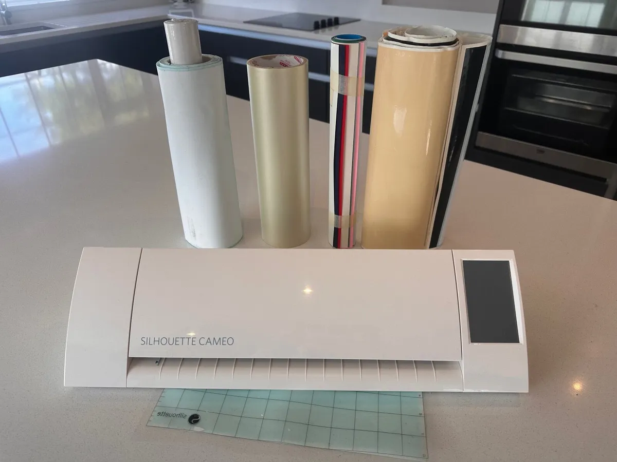 Silhouette Cameo Cutting Machine & Vinyl Bundle