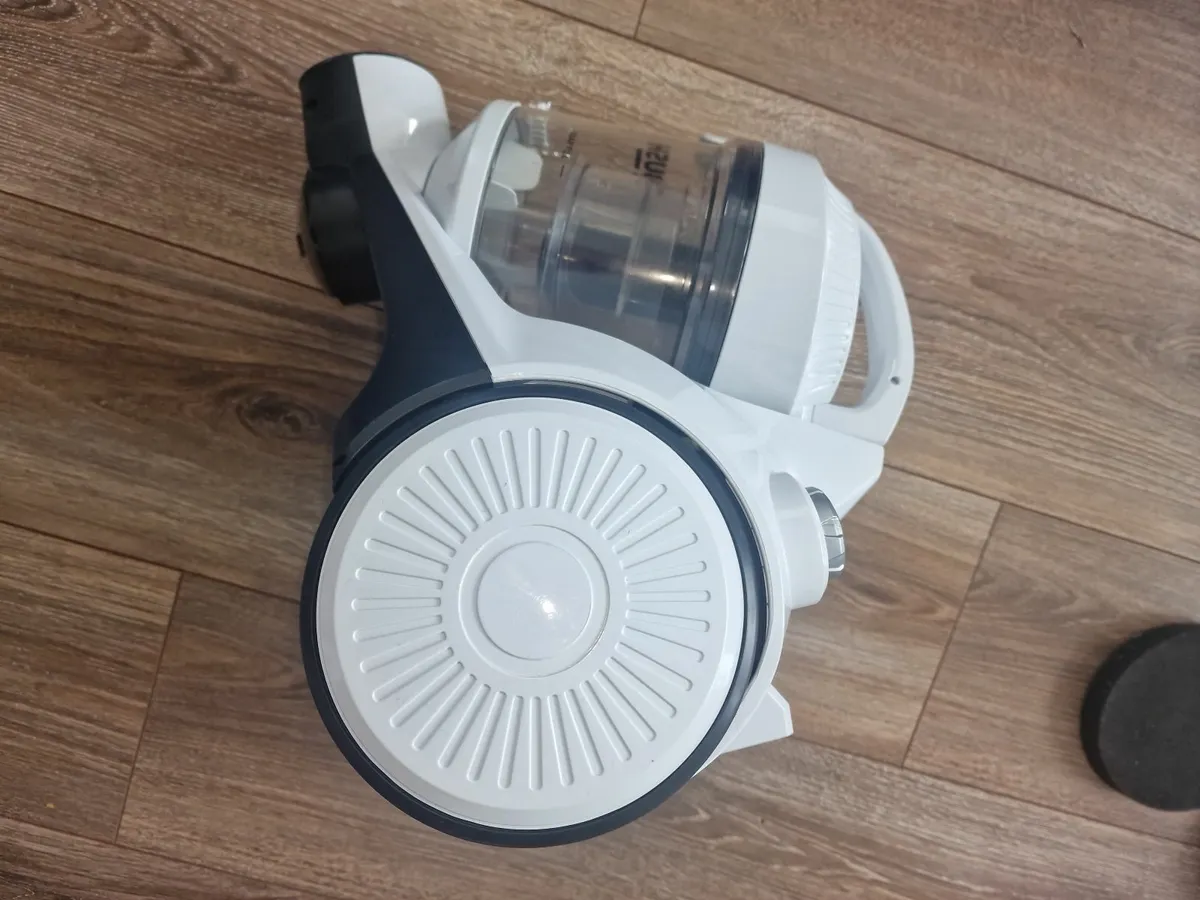 Bagless vacuum BUSH - Image 2