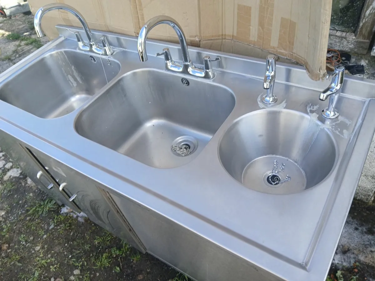 Stainless steel cabbinet /sink unit ...complete. - Image 1