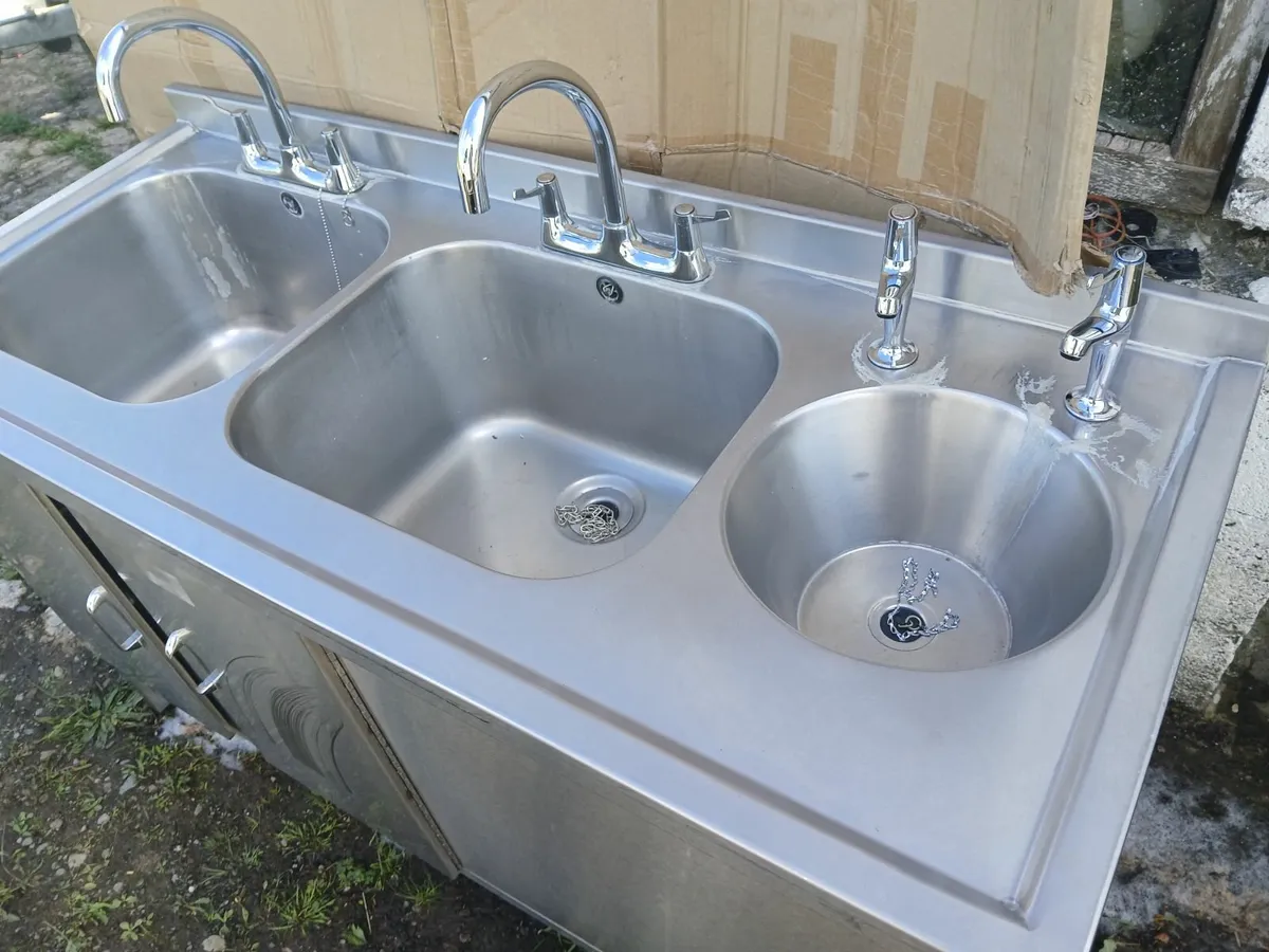 Stainless steel cabbinet /sink unit ...complete. - Image 4