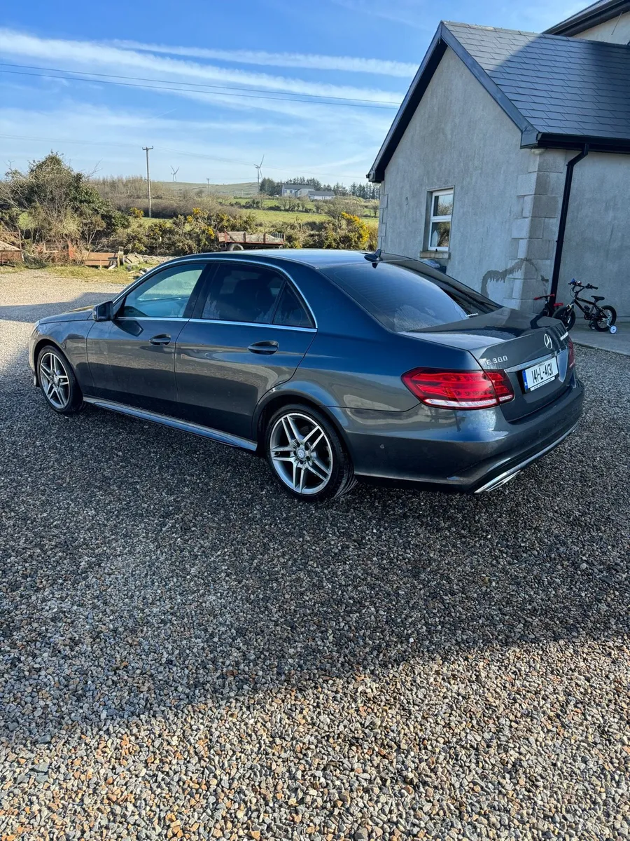 Merc E300 Hybrid - Image 3
