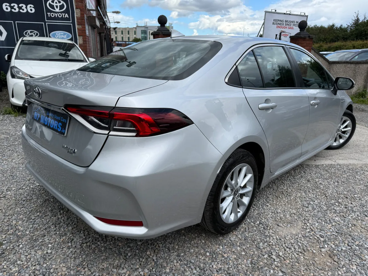 2021 Toyota Corolla  1.8 HYBRID LUNA AUTO - Image 4