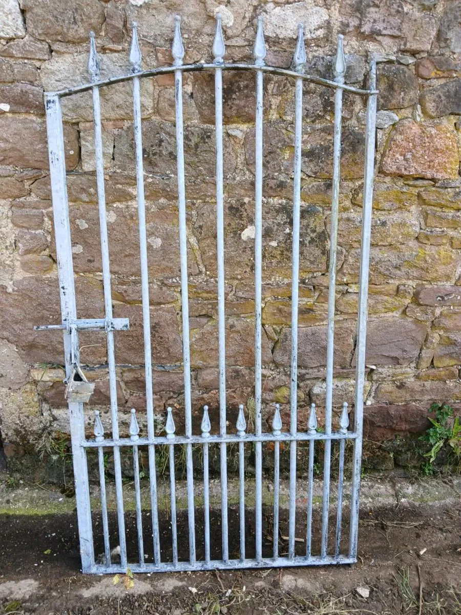 Gate - Image 1