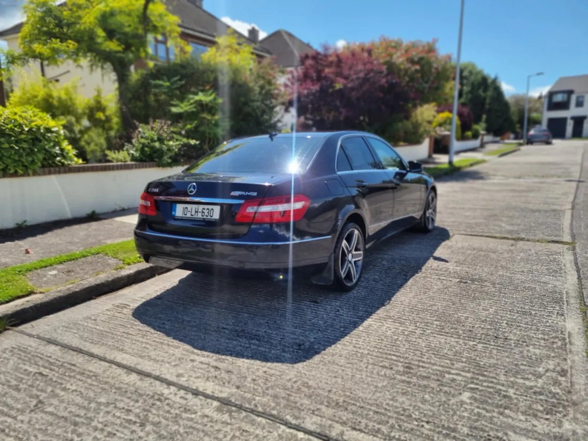 Mercedes-Benz AMG E200 - Image 3